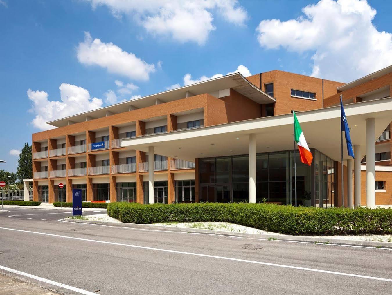Inn Naples Airport Gricignano dʼAversa Buitenkant foto